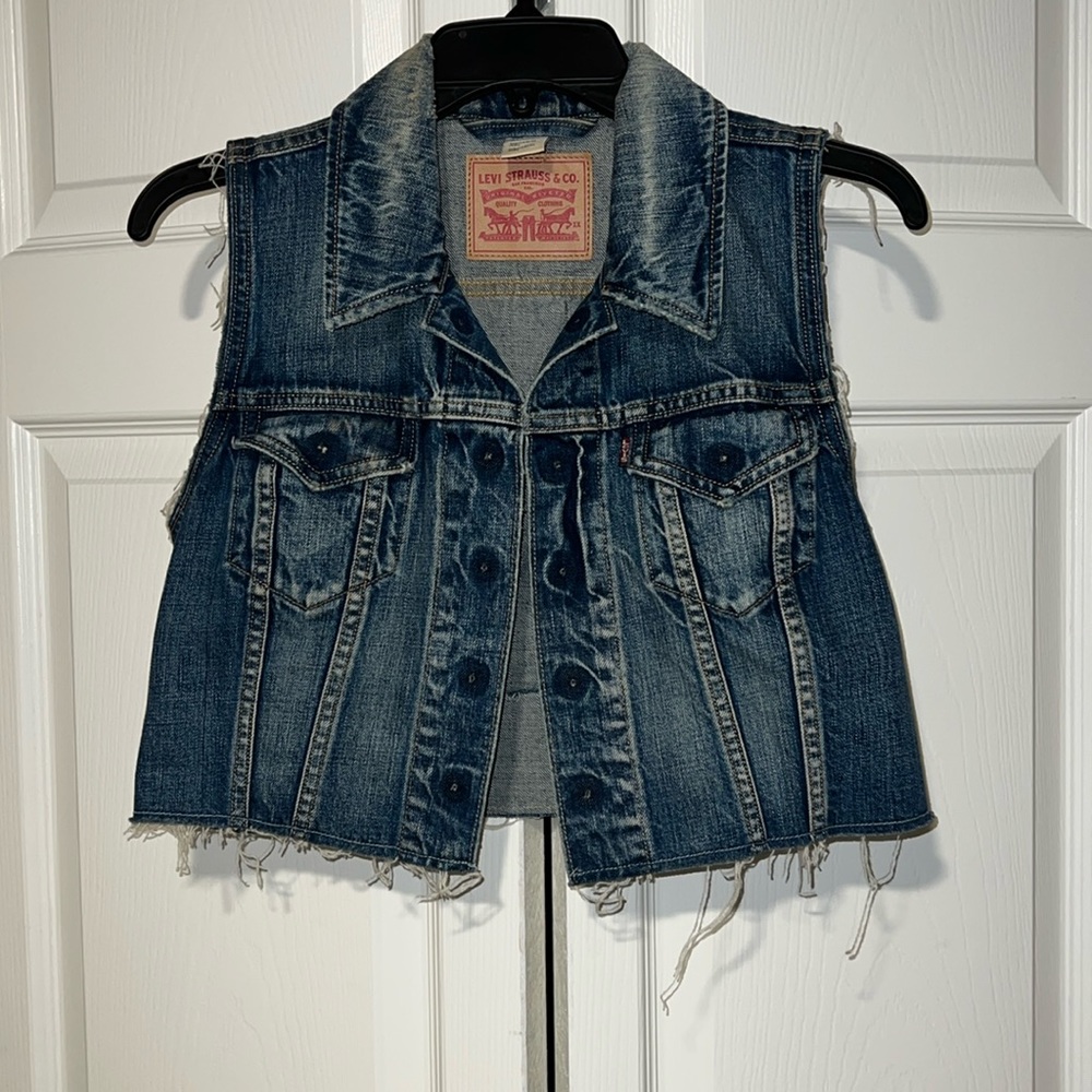 Levi’s Cropped Jean Vest sz Small